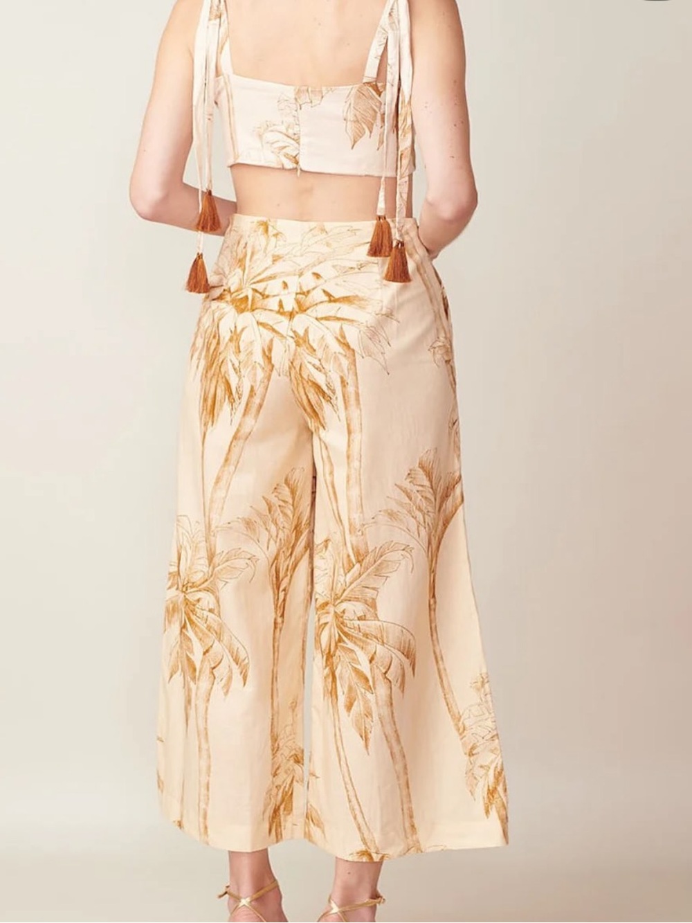 Eugenia Fernandez Set